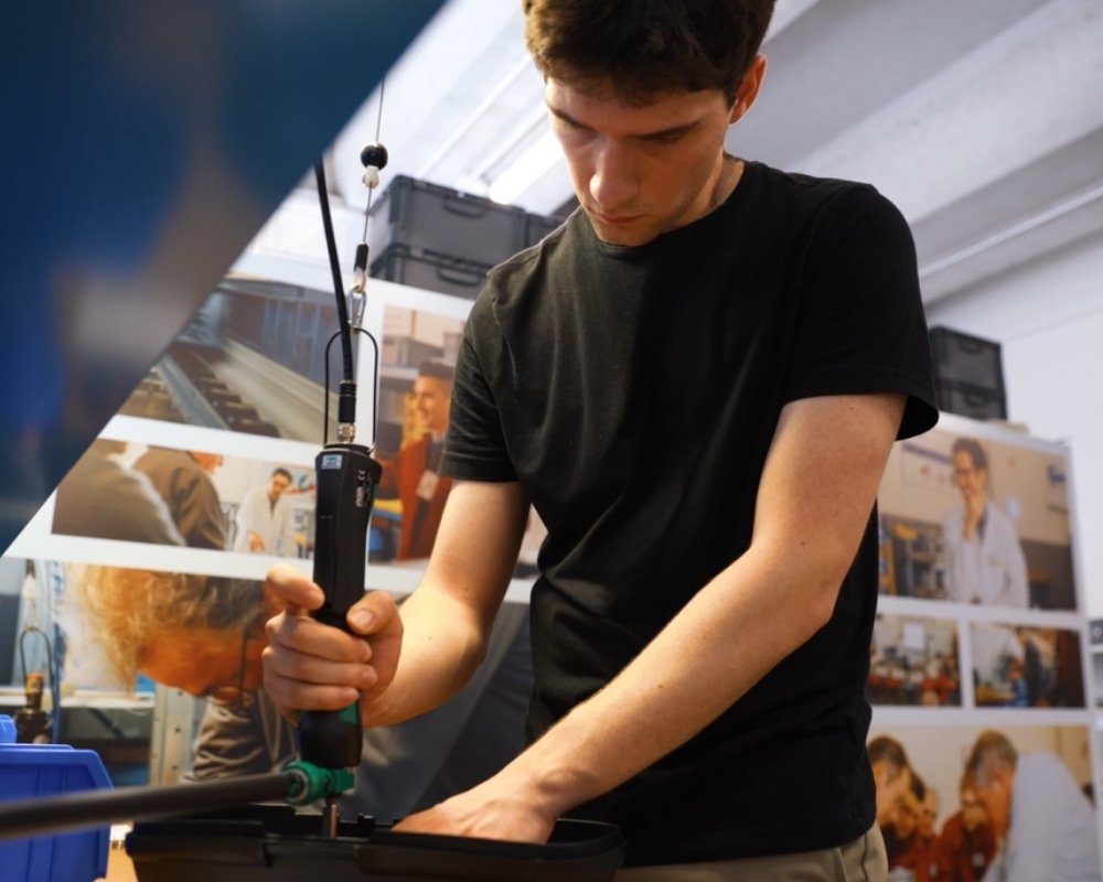 Esempio di attività della formazione esperienziale di Sintesia con la simulazione di un vero processo produttivo